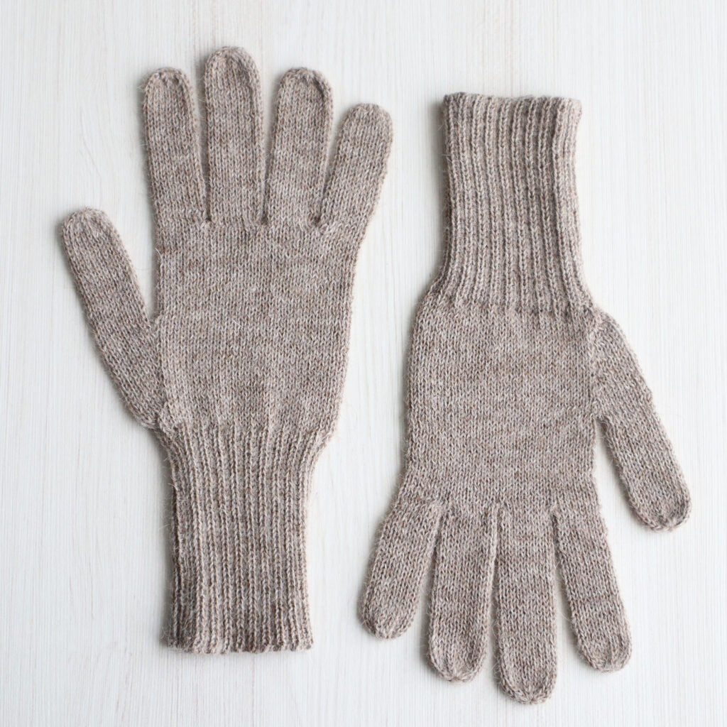 21-1032-NN pfl knitwear manufactur wholesale fingered gloves baby alpaca, alpaca unisex.