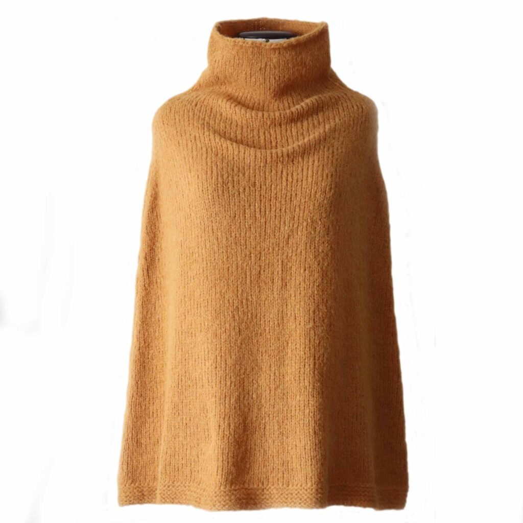 22-2305-01 PFL knitwear Poncho / collar scarf, brushed alpaca blend, to wear as poncho or as a scarf. 