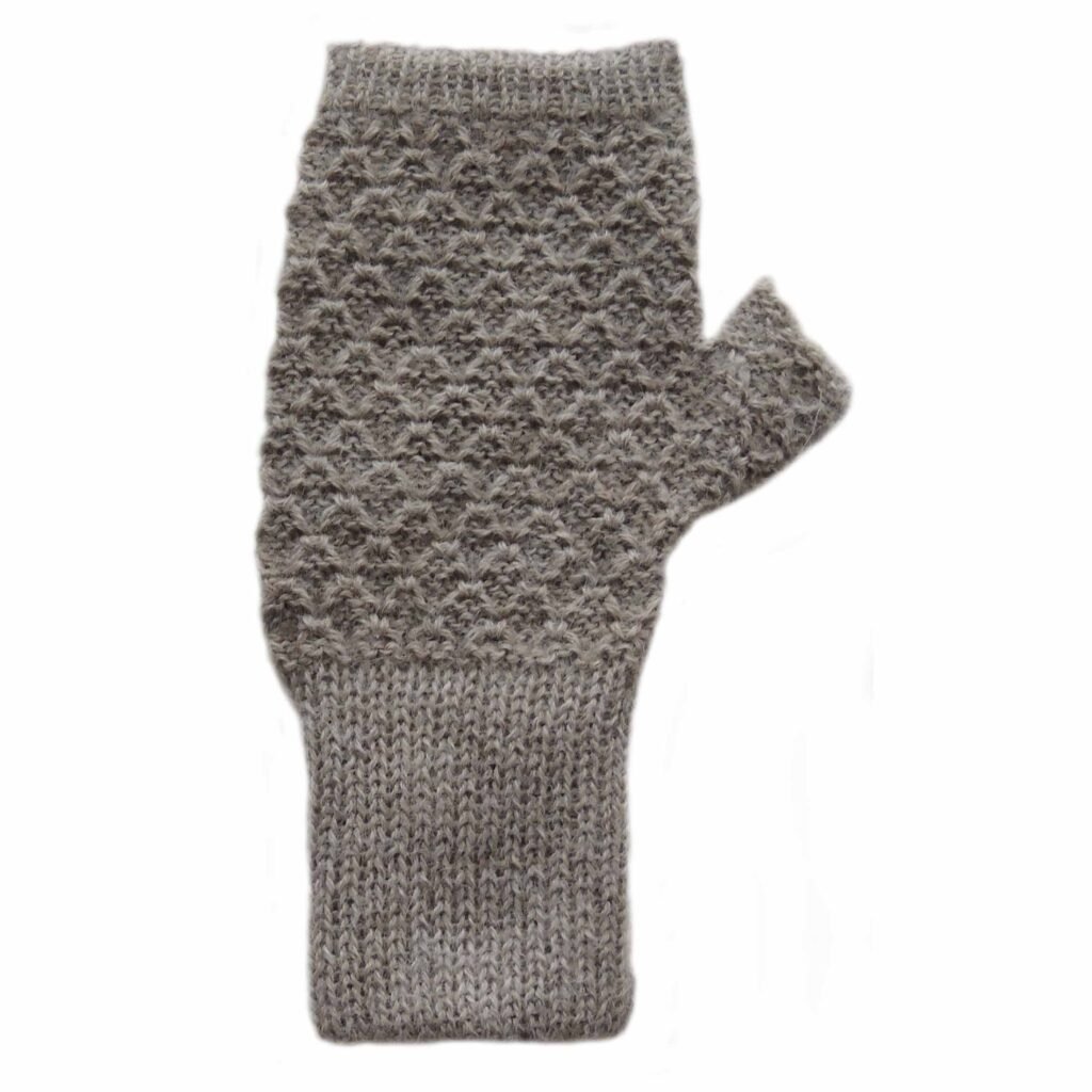 22-4007-NN pfl knitwear manufacturer wholesale  Wrist warmers hand knitted, with honeycomb pattern, baby alpaca.